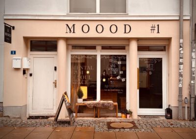 Moood Stu­di­os